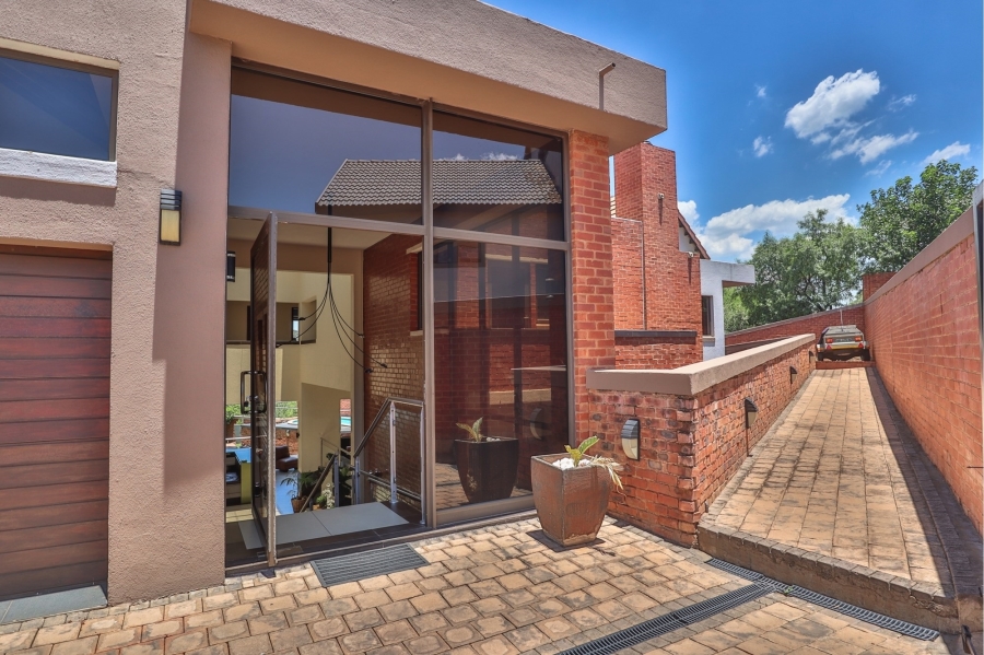 5 Bedroom Property for Sale in Xanadu Eco Park North West